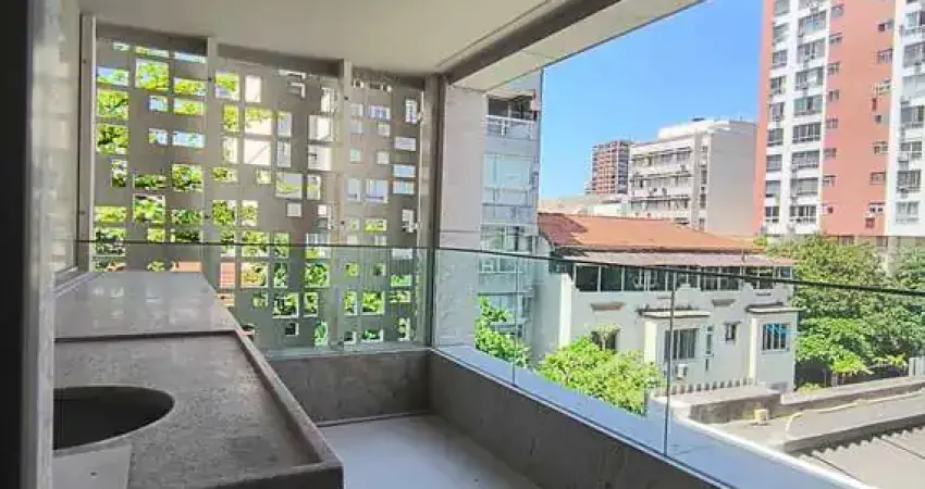 Apartamento Alto Padrão, Studio-Suíte com Vaga, andar alto e vista frontal, ideal para aluguel de alto padrão.