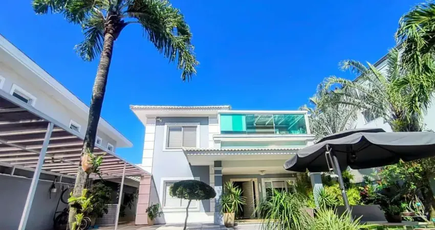 Casa Reformada, 4 suítes, com máximo de privacidade, enorme quintal, espaço gourmet e fino acabamento, no Riviera da Lagoa - Barra