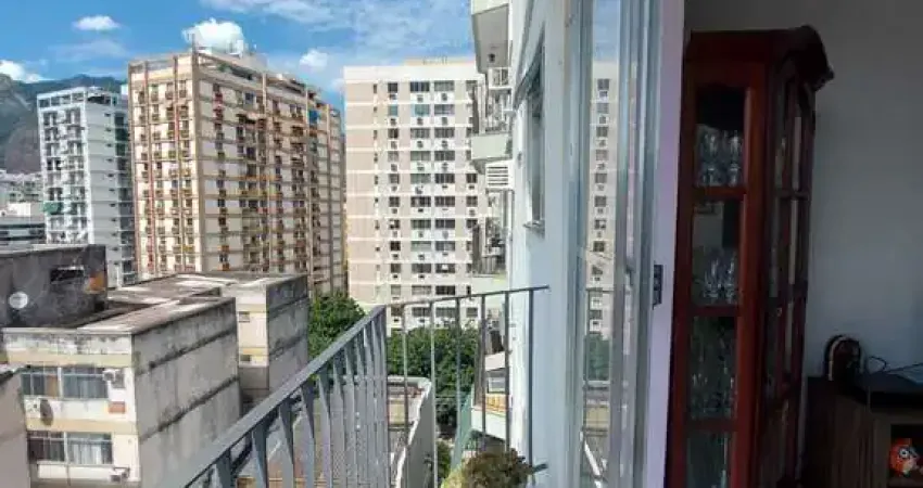 Freguesia - apartamento 2 quartos, 68m², vaga, dependências completas e portaria 24hs.