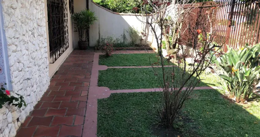 Casa com 3 quartos à venda na Rua Raymundo Nina Rodrigues, 273, Cajuru, Curitiba