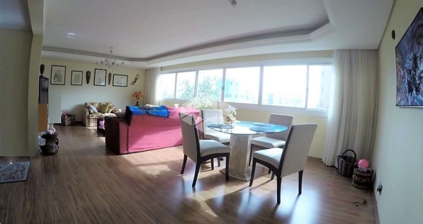 Diferenciado apartamento de 3 quartos , 151m² no bairro Bom Fim