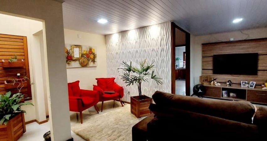 Casa de 3 quartos,1 suíte, garagem coberta amplo terreno no Engenho