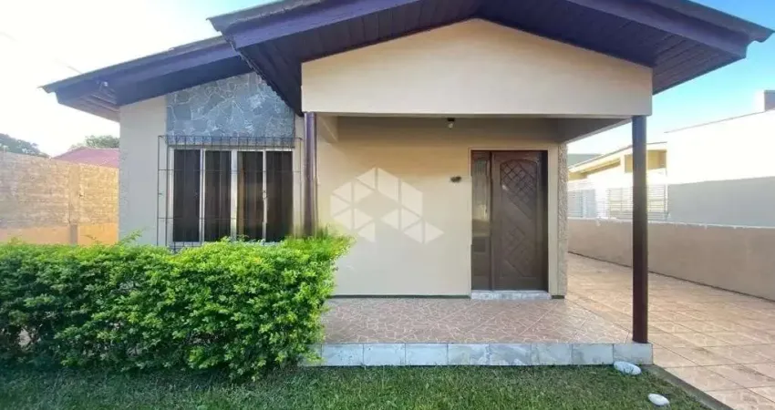 CASA DE 3 QUARTOS, 2 BANHEIROS, GARAGEM FECHADA NO CENTRO DE GUAIBA