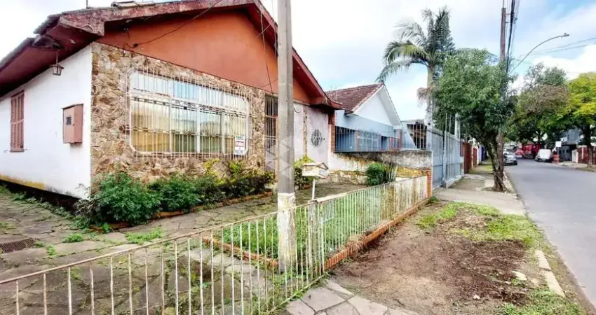 Casa com 3 quartos à venda na Rua Sylvio Sanson, 507, Sarandi, Porto Alegre