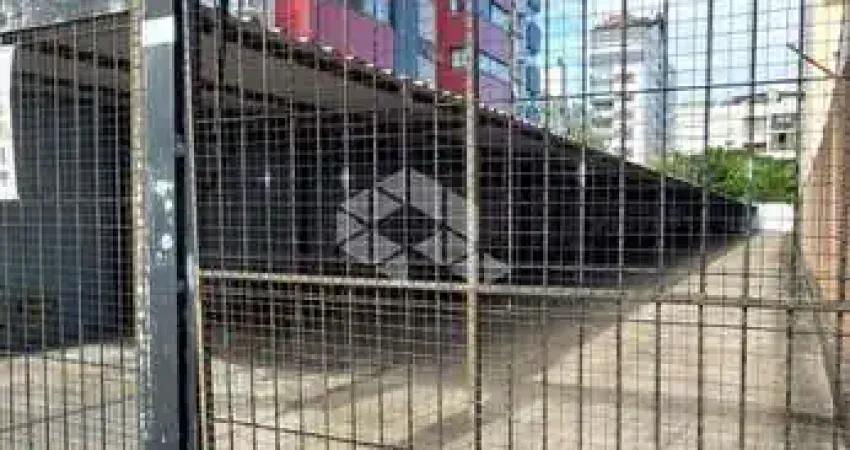 TERRENO COM 581M² PRÓXIMO AO ZAFFARI DO BAIRRO SANTANA