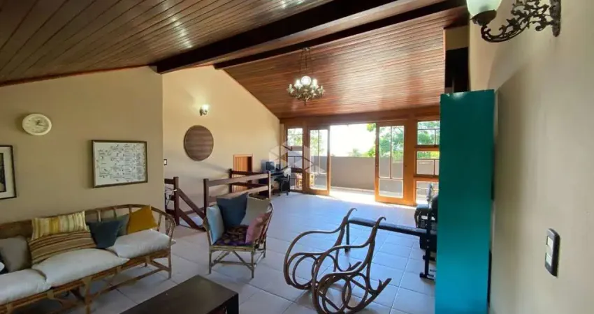 Casa 5 (cinco ) quartos, sendo 4 (suítes) 300m² privativo ,bairro tristeza, porto alegre