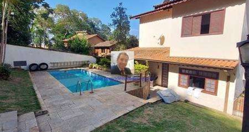 Vende-se Linda Casa 3 suítes, no condomínio Vila Verde.