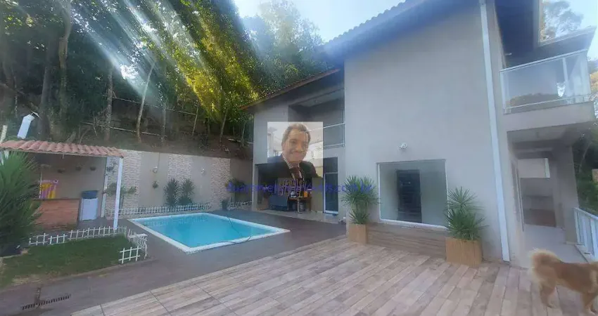 Vende-se linda Casa 3 Suítes em Condomínio Vila Verde, km 36 Ra