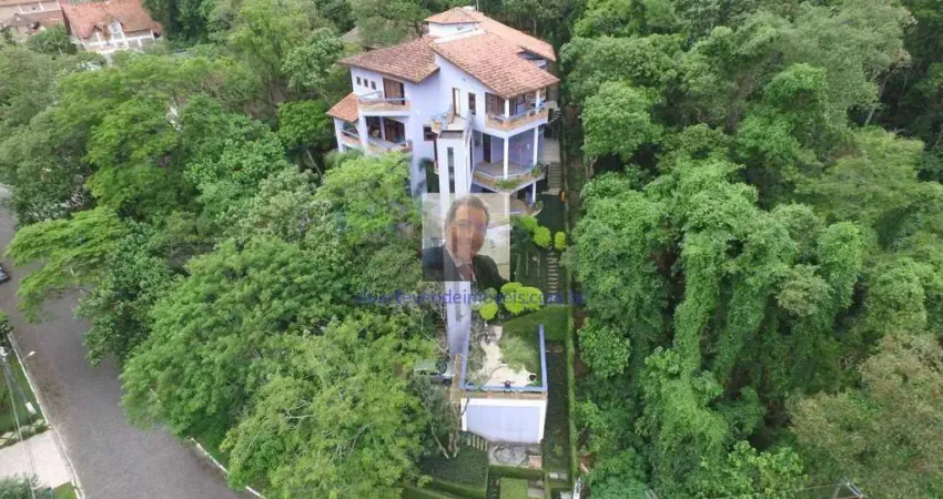 Vende-se Casa com ELEVADOR no Cond Forest Hills, 4 Suítes, áreas gourmet, p