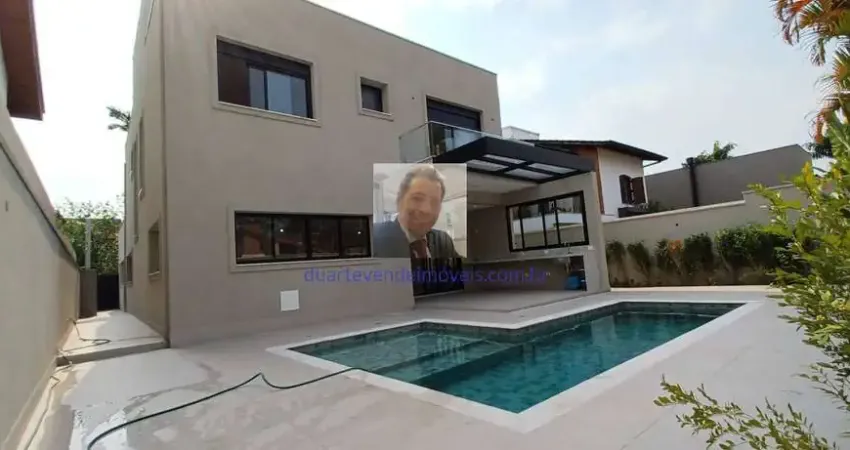 Vende-se Linda Casa no Alphaville 3, 4 suítes, piscina e Área Gourmet. 