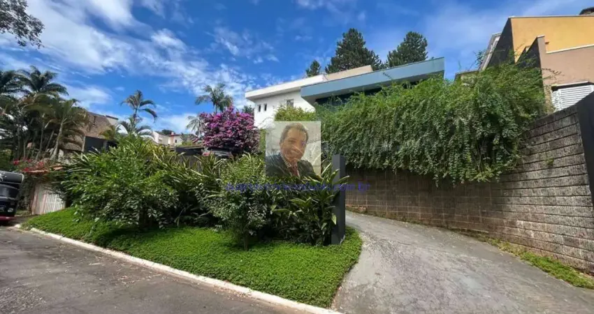 Vende-se Casa no Cond. Nova Higienópolis - 3 suítes, escritório, gourmet e