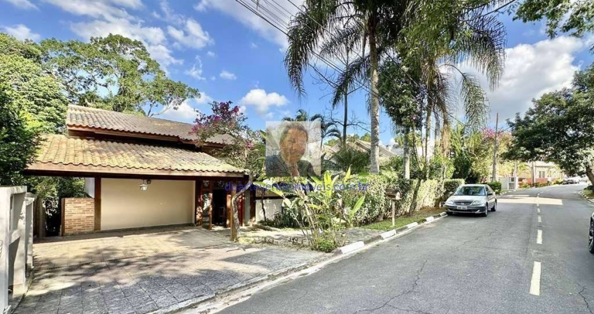 Vende-se Casa no Cond. Aldeia da Fazendinha - 5 dorms / 3 stes. Voltada par