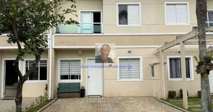 Vende-se Casa no Cond. Village Wimblendon - 3 dorms / 1 ste, quintal privat