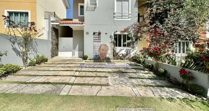 Vende-se Casa - 2 suítes (facilmente reversível para 3d/1ste) Cond. Bosque