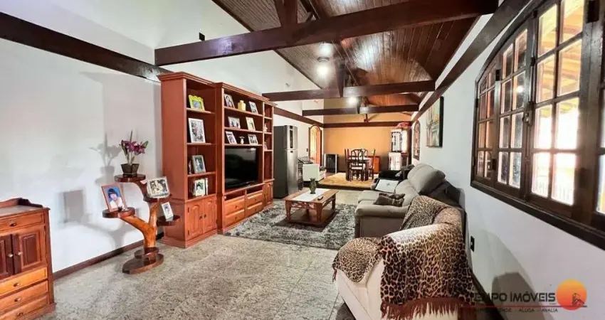 Casa com 3 dormitórios à venda, 352 m² por R$ 735.000,00 - Serra Grande - Niterói/RJ