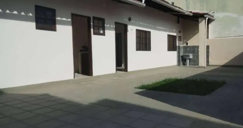 Casa com 2 dormitórios para alugar, 55 m² por R$ 2.089,06/mês - Serra Grande - Niterói/RJ