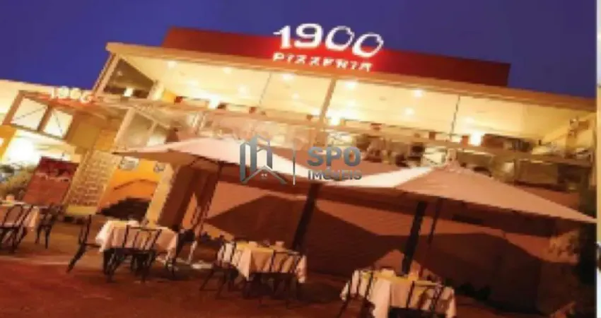 Salão comercial de 335 metros para locação na Rua Sócrates no Jd. Marajoara