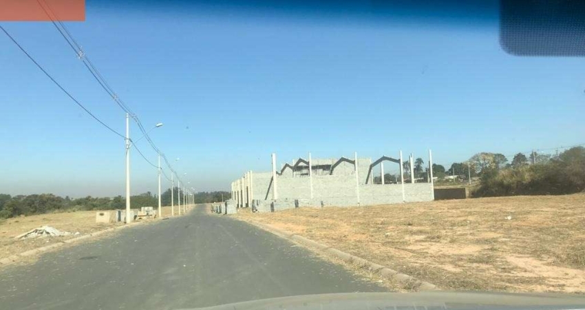 Agende sua visita e venha conhecer os terrenos disponíveis. Não perca a chance de garantir o seu espaço no Loteamento Comercial Bortoleto,