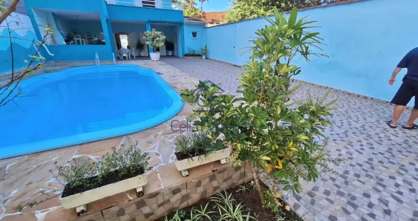 Excelente sobrado 4 dormitórios com piscina cocanha - caraguatatuba/sp