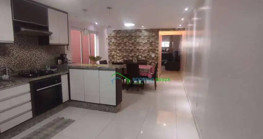 Casa com 3 dormitórios à venda, 153 m² por R$ 680.000 - Aceita financiamento - Centro de Carapicuíba/SP
