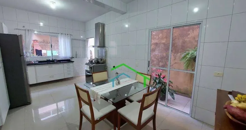 Casa com 3 dormitórios à venda, 210 m² por R$ 500.000,00 - Jardim Ana Estela - Carapicuíba/SP