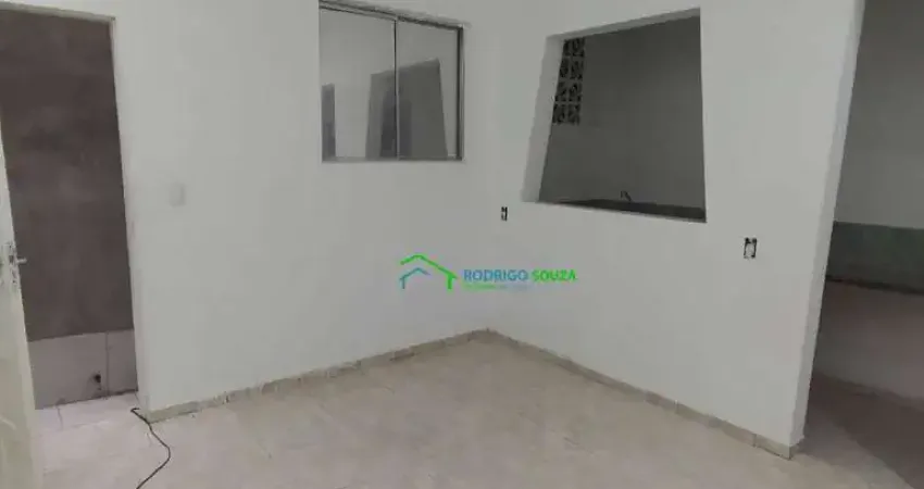 Casa com 1 dormitório para alugar, 50 m² por R$ 1.100,01/mês - Vila Dirce - Carapicuíba/SP