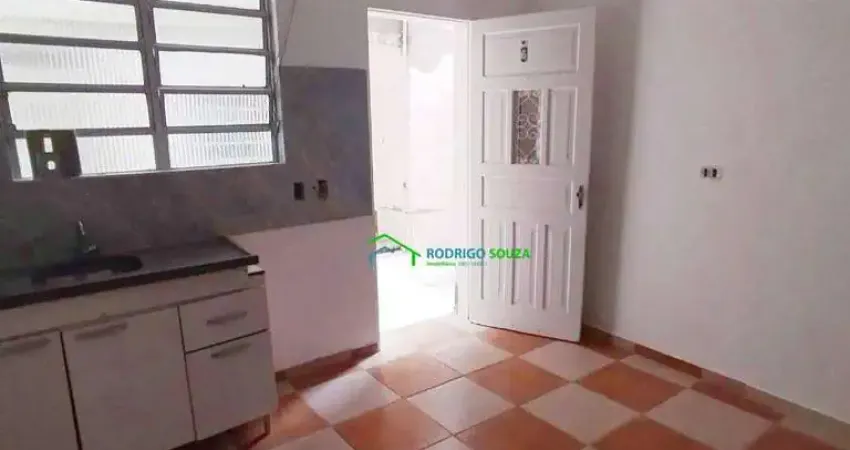 Casa com 1 dormitório para alugar, 50 m² por R$ 850,01/mês - Vila Dirce - Carapicuíba/SP