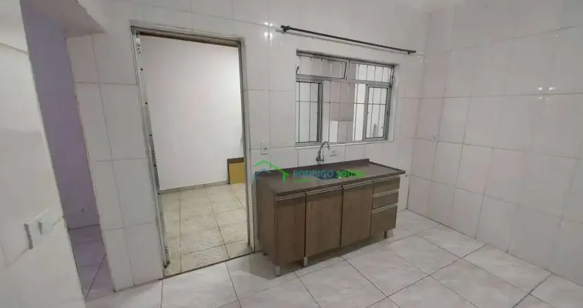 Casa com 3 dormitórios para alugar, 120 m² por R$ 2.136,00/mês - Jardim Belval - Barueri/SP