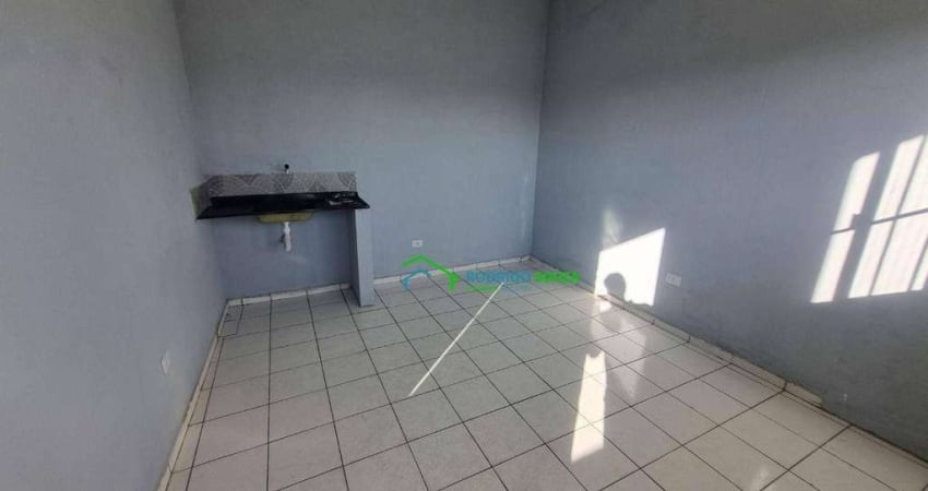 Casa com 1 dormitório para alugar, 40 m² por R$ 750/mês - Vila Menck - Carapicuíba/SP