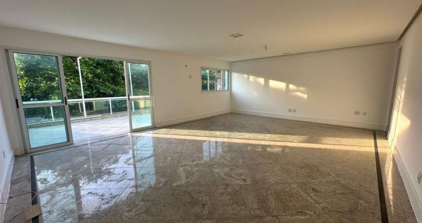 Cobertura Linear à venda na Barra da Tijuca, Rio de Janeiro - 3 quartos, 1 suíte, 3 salas, 4 banheiros, 2 vagas, 177m².