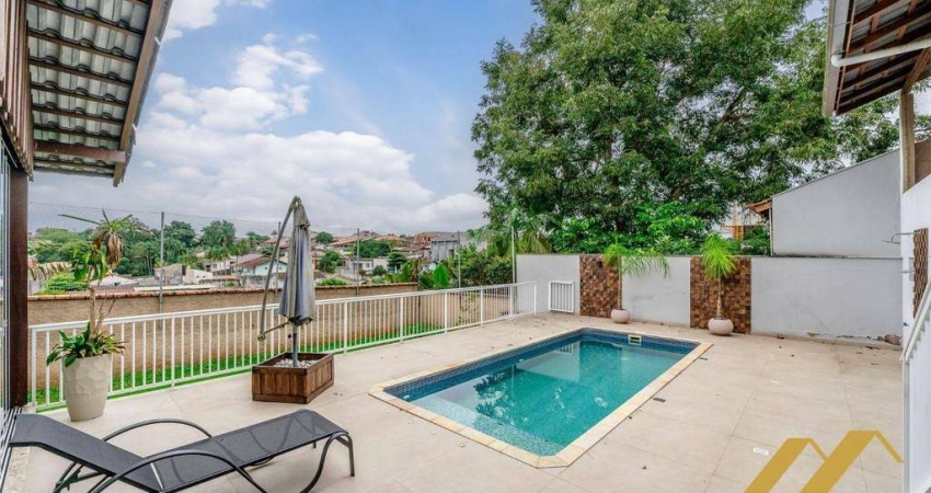 Casa Ampla e Mobiliada com Piscina – 3 Dormitórios, Blumenau SC.