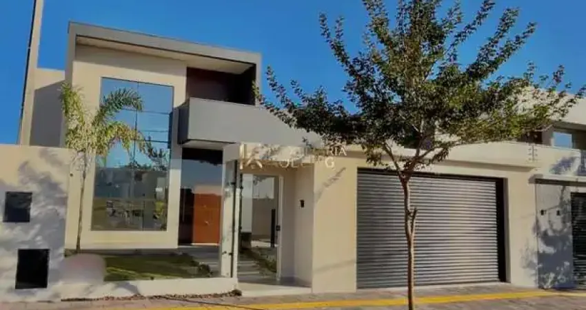 CASA  À VENDA COM PISCINA  NA VILA INDUSTRIAL - TOLEDO  PR