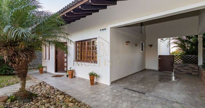 Casa com quintal em rua sem saída