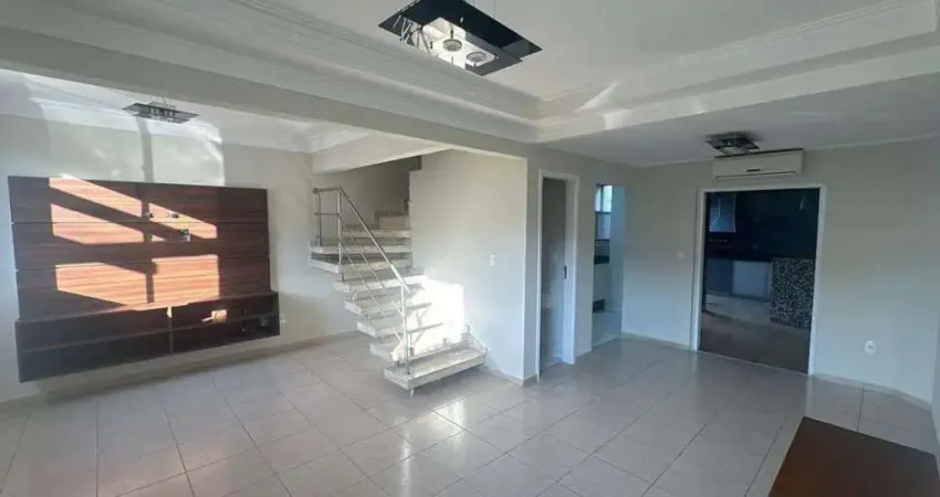 Casa de condomínio à venda com 3 quartos, quintal e ar condicionado na região do parque taquaral