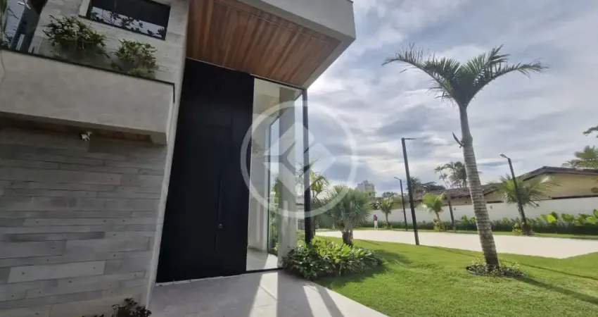 Casa Beach Tênis  Deslumbrante a Venda Frente Total Para Mar na Praia da Enseada Guarujá SP codigo: 128985