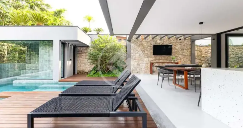 Casa com 5 suítes no Módulo 26 na Riviera codigo: 124443