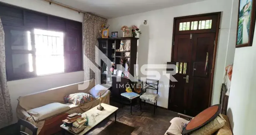 Terreno com 01 casa, 01 imóvel comercial e 02 Kitnets - Nordeste de Amaralina