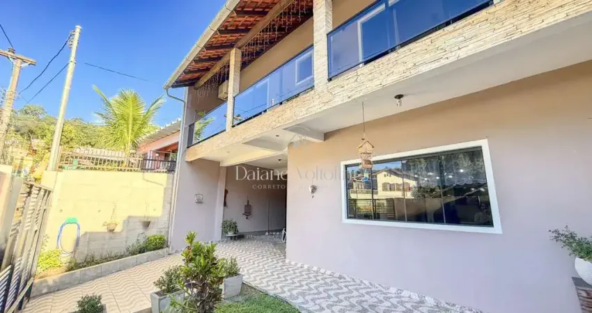 Casa para Venda em Blumenau, Glória, 3 dormitórios, 1 suíte, 3 banheiros, 2 vagas