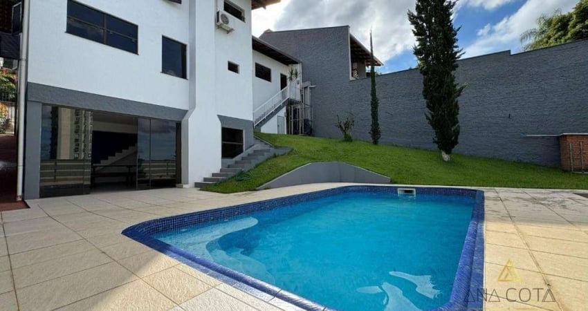 Casa com 3 dormitórios à venda, 315 m² por R$ 1.350.000,00 - Vila Nova - Blumenau/SC