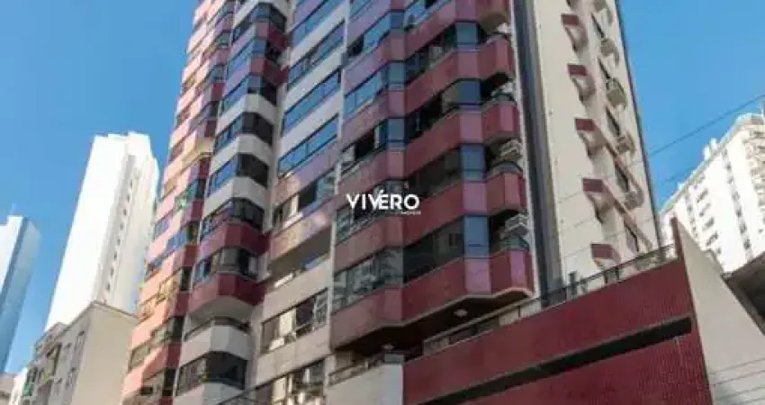 Amplo apartamento vista mar com 05 suítes em Balneário Camboriú