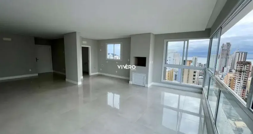 Apartamento com 3 suítes no Centro de Balneário Camboriú