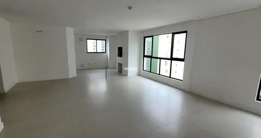 Apartamento com 3 suítes no Centro de Balneário Camboriú