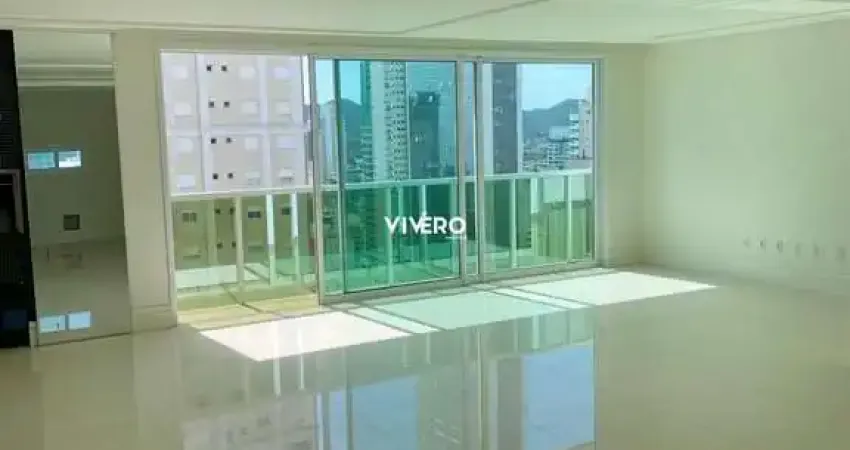 Apartamento com 4 dormitórios no Centro de Balneário Camboriú