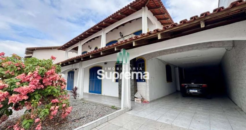 Casa com 4 quartos para alugar na Rua Stringari, --, São João, Itajaí