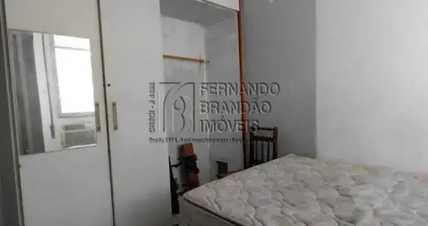 Copacabana, vendo conjungado com 1 quarto, 1 sala, 1 banheiro e com 25m² de área!