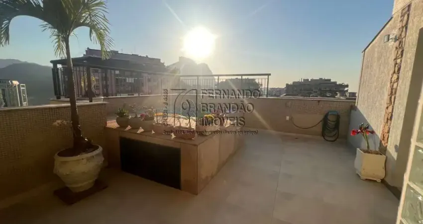 Vendo cobertura na barra da tijuca, rio de janeiro-rj de 3 quartos, 1 suíte, 2 salas, 3 vagas de garagem, 210m² de área.