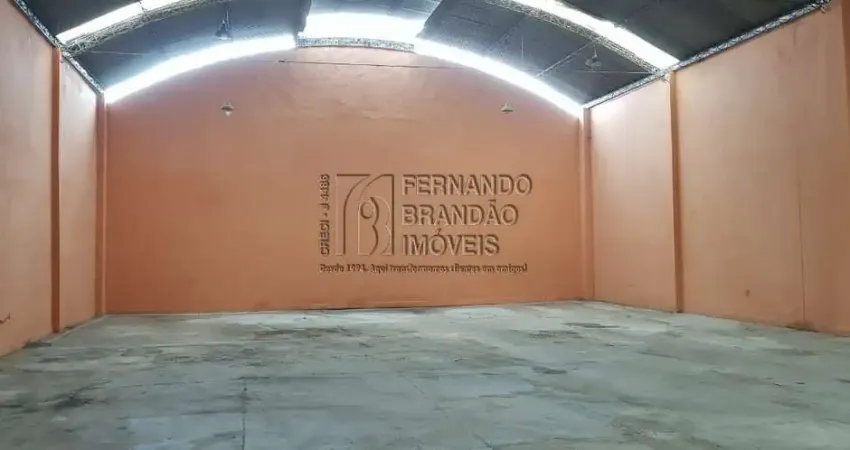 Alugo galpão comercial de 400m² com 1 sala, 3 banheiros e 2 vagas de garagem em maria da graça, rio de janeiro-rj!
