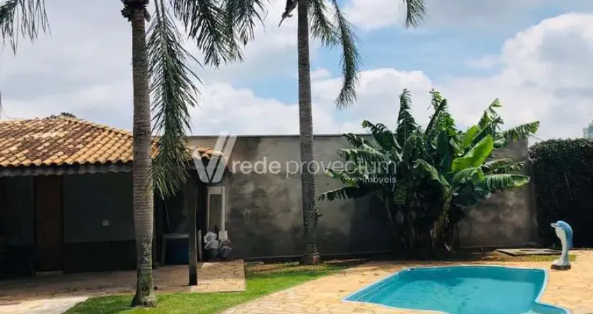 Casa com 3 quartos para alugar na Rua Rubens Trefiglio, 667, Vila Nogueira, Campinas