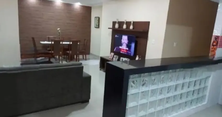 A&M IMOVEIS VENDE ESTA LINDA CASA EM CONDOMINIO FECHADO TOTAL SEGURANÇA
