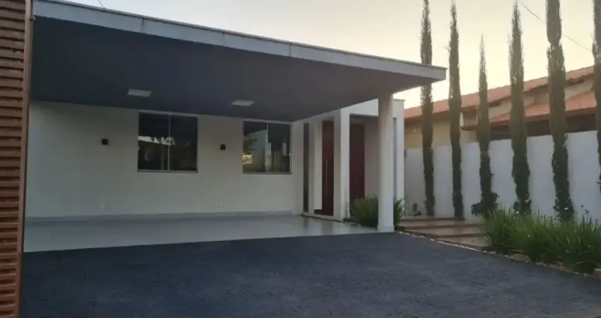 A&M IMOVEIS VENDE CASA MODERNA COM PROJETO ARROJADO